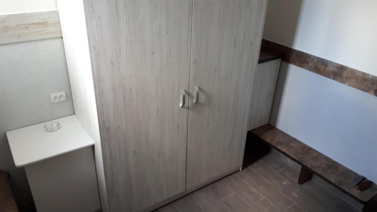 Окремі Номери В Гостьовому Будинку Типу Guest House 克洛佩夫尼茨基 外观 照片